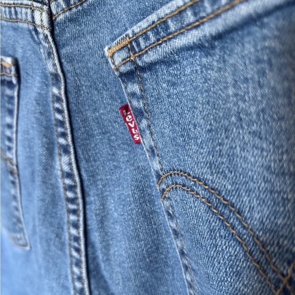 Levi's High Waisted Taper Jeans - Picture 7 of 12